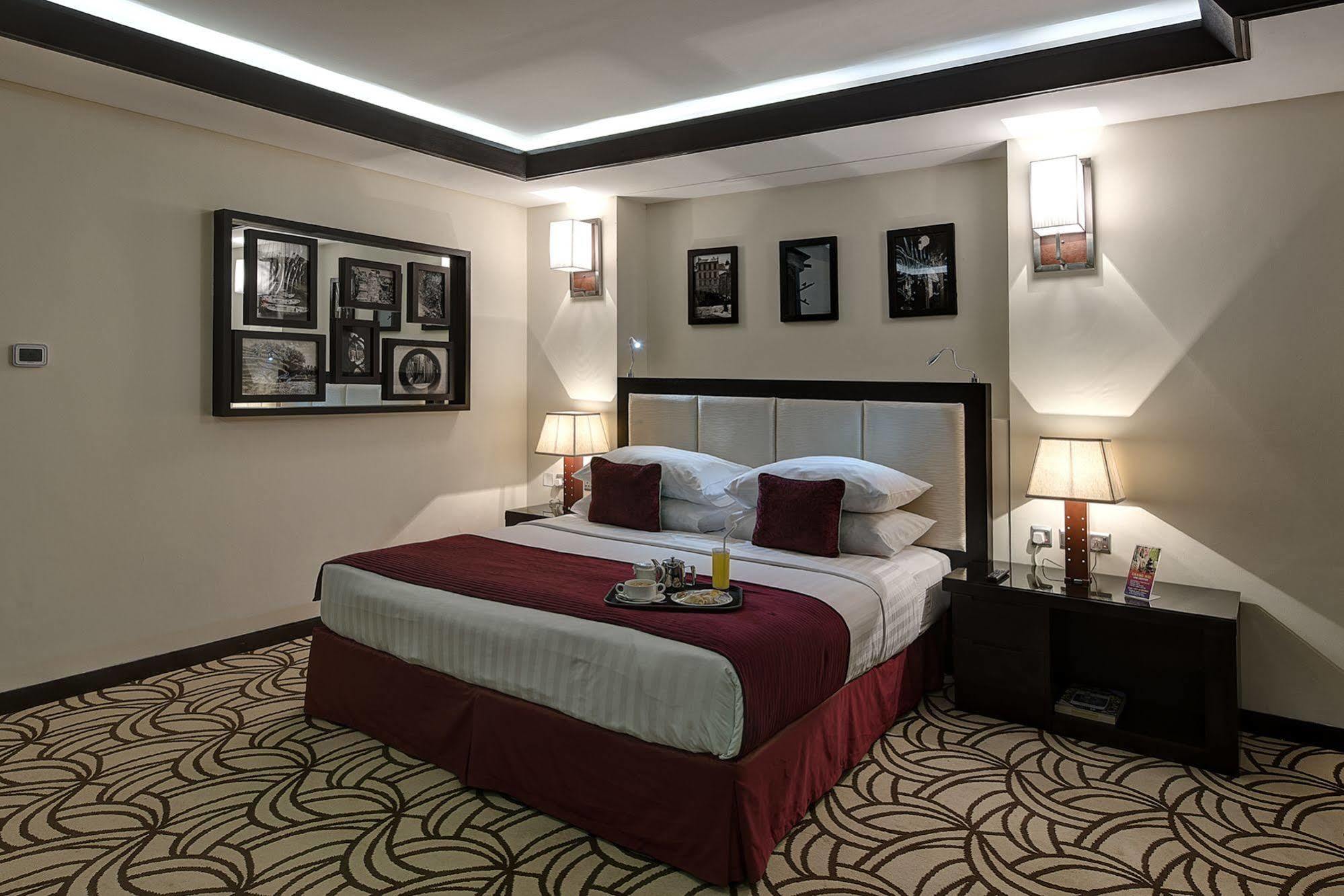 Raintree Rolla Hotel Dubai Eksteriør bilde